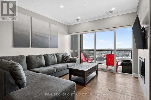 609 - 1878 Gordon Street, Guelph, ON - Indoor Photo Showing Living Room