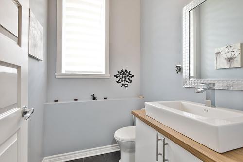 Powder room - 1529 Rue Riendeau, Chambly, QC - Indoor Photo Showing Bathroom