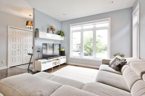 Living room - 1529 Rue Riendeau, Chambly, QC - Indoor Photo Showing Living Room