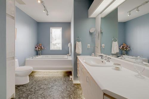 Bathroom - 251 Boul. Victorin, Donnacona, QC - Indoor Photo Showing Bathroom