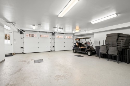 Garage - 63 Rue Augusta, Morin-Heights, QC - Indoor Photo Showing Garage