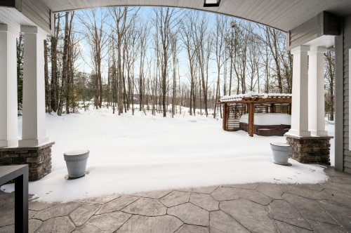 Terrasse - 63 Rue Augusta, Morin-Heights, QC - Outdoor