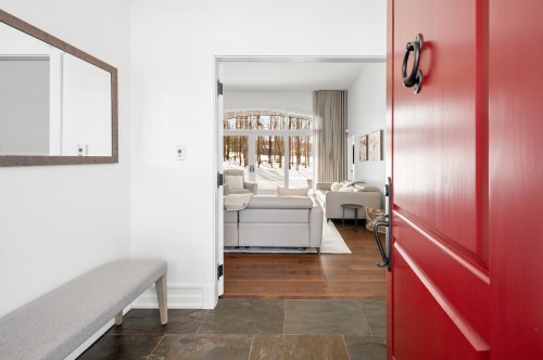 Hall d'entrée/Vestibule - 63 Rue Augusta, Morin-Heights, QC - Indoor Photo Showing Other Room