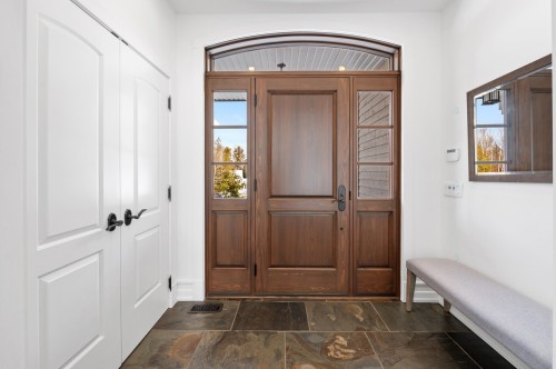 Hall d'entrée/Vestibule - 63 Rue Augusta, Morin-Heights, QC - Indoor Photo Showing Other Room