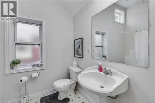 30 Troy Street, Kitchener, ON - Indoor Photo Showing Bathroom