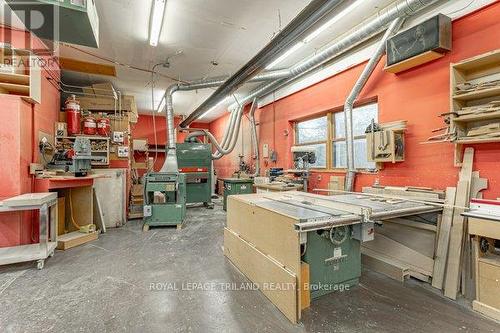 848 Dundas Street E, London East (East G), ON - Indoor