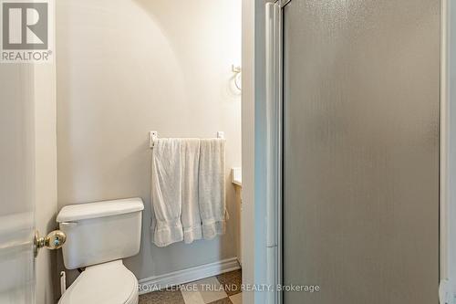 848 Dundas Street E, London East (East G), ON - Indoor Photo Showing Bathroom
