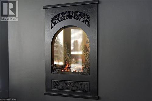 105 Overdale Avenue, Waterdown, ON - Indoor Photo Showing Other Room