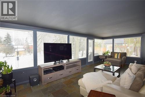 105 Overdale Avenue, Waterdown, ON - Indoor Photo Showing Living Room