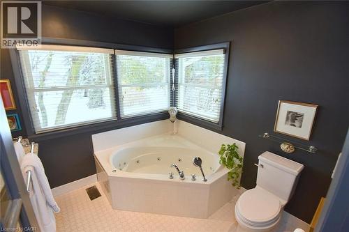 105 Overdale Avenue, Waterdown, ON - Indoor Photo Showing Bathroom