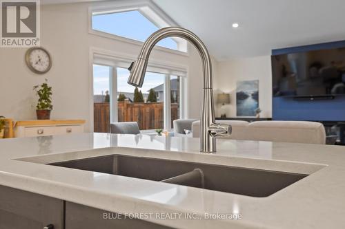 12 Auburn Drive, St. Thomas, ON - Indoor Photo Showing Kitchen With Double Sink
