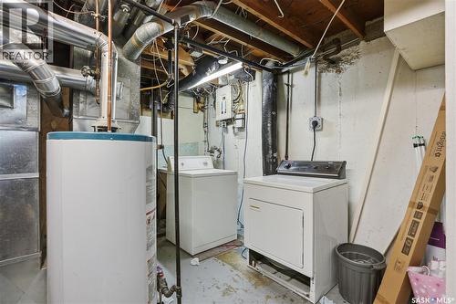 2337 William Avenue, Saskatoon, SK - Indoor Photo Showing Laundry Room