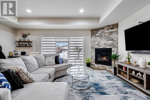 1091 Copeland Avenue, Windsor, ON - Indoor Photo Showing Living Room With Fireplace