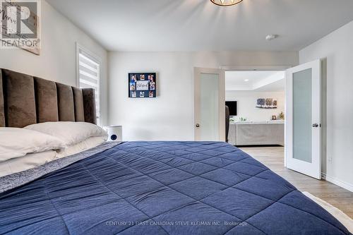 1091 Copeland Avenue, Windsor, ON - Indoor Photo Showing Bedroom
