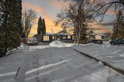 46 Donan Street  Winnipeg, MB R2V 4X2