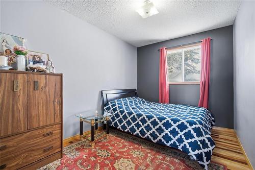 Bedroom - 46 Donan Street, Winnipeg, MB - Indoor Photo Showing Bedroom