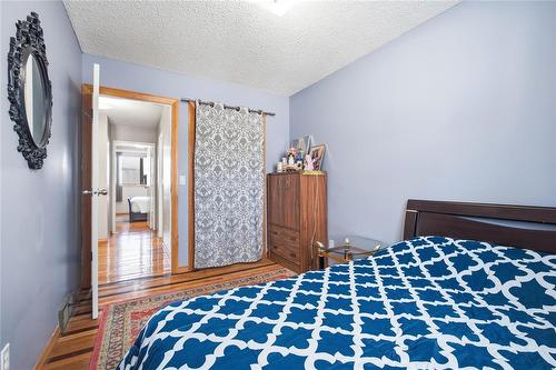 46 Donan Street, Winnipeg, MB - Indoor Photo Showing Bedroom