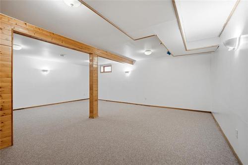 46 Donan Street, Winnipeg, MB - Indoor Photo Showing Other Room