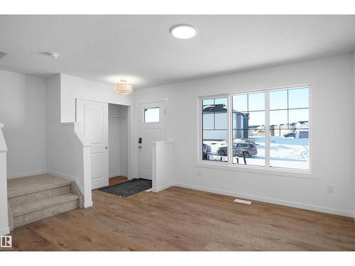 431 Aster Dr Nw, Edmonton, AB - Indoor Photo Showing Other Room