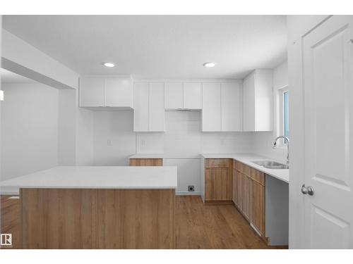 431 Aster Dr Nw, Edmonton, AB - Indoor Photo Showing Kitchen