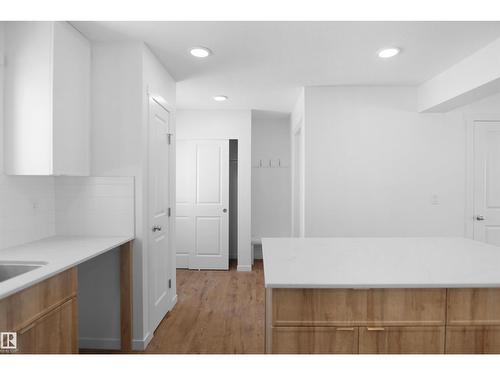 431 Aster Dr Nw, Edmonton, AB - Indoor