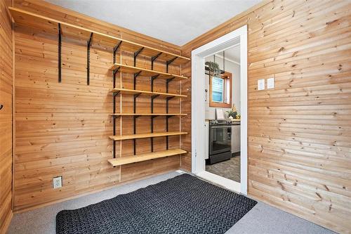500 Newman Street, Winnipeg, MB - Indoor Photo Showing Other Room