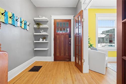 500 Newman Street, Winnipeg, MB - Indoor Photo Showing Other Room