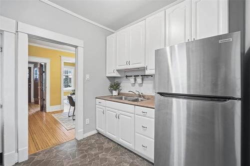 500 Newman Street, Winnipeg, MB - Indoor Photo Showing Kitchen With Double Sink