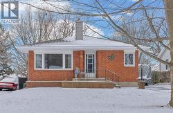 42 GRACE  Leamington, ON N8H 1K9