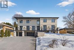 118 LAURENTIDE DRIVE  Toronto, ON M3A 3E5
