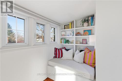 2023 Book-nook with storage bench - 73 Arkell Street, Hamilton, ON - Indoor