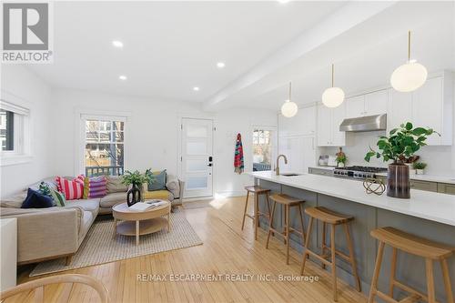 Open concept living. It's bright, open and warm - 73 Arkell Street, Hamilton, ON - Indoor Photo Showing Living Room