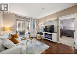 2006 2077 ROSSER AVENUE  Burnaby, BC V5C 0G6