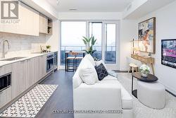 1810 - 2020 BATHURST STREET  Toronto, ON M5P 0A6