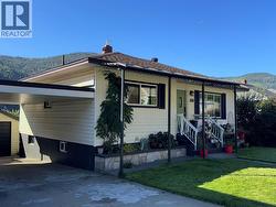 3130 Iris Crescent  Trail, BC V1R 2Y7