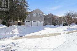 19 RISEBROUGH AVENUE  Toronto, ON M2M 2E2