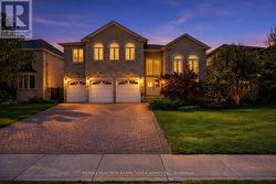 19 RISEBROUGH AVENUE  Toronto, ON M2M 2E2