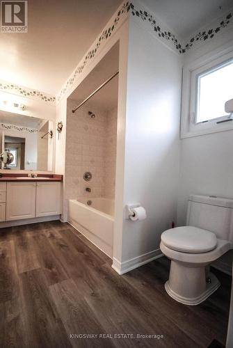 5468 Palmerston Crescent, Mississauga, ON - Indoor Photo Showing Bathroom