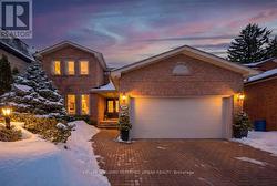 209 ELLERSLIE AVENUE  Toronto, ON M2N 1Y3