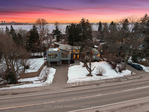 716 North Shore Boulevard E, Burlington, ON - Outdoor With View