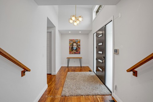 716 North Shore Boulevard E, Burlington, ON - Indoor Photo Showing Other Room