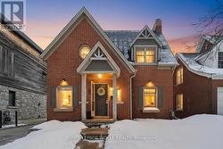 63 CLAREMONT AVENUE  Kitchener, ON N2M 2P5