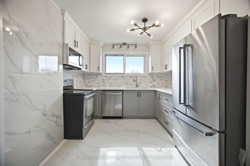 8 Claudette Gate, Hamilton, ON - Indoor Photo Showing Kitchen