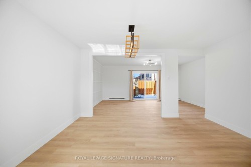 8 Claudette Gate, Hamilton, ON - Indoor Photo Showing Other Room