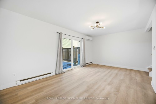 8 Claudette Gate, Hamilton, ON - Indoor Photo Showing Other Room