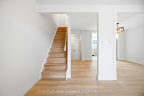 8 Claudette Gate, Hamilton, ON - Indoor Photo Showing Other Room