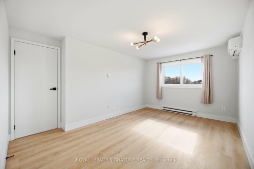 8 Claudette Gate, Hamilton, ON - Indoor Photo Showing Other Room