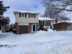 76 Ramblewood Way  Kitchener, ON N2N 1G7