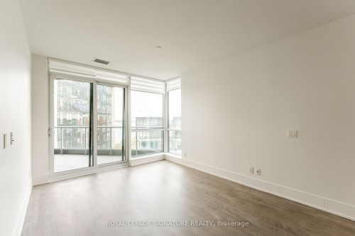 Ph35-1 Edgewater Drive, Toronto, ON - Indoor Photo Showing Other Room