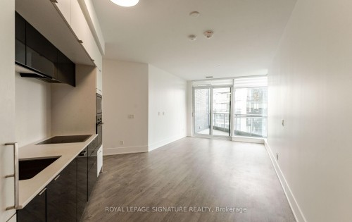 Ph35-1 Edgewater Drive, Toronto, ON - Indoor Photo Showing Other Room